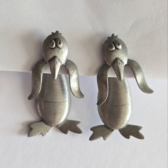 Vintage penguin earrings JJ Jonette Jewelry puffin bird silver tone 3d illusion - Picture 1 of 9